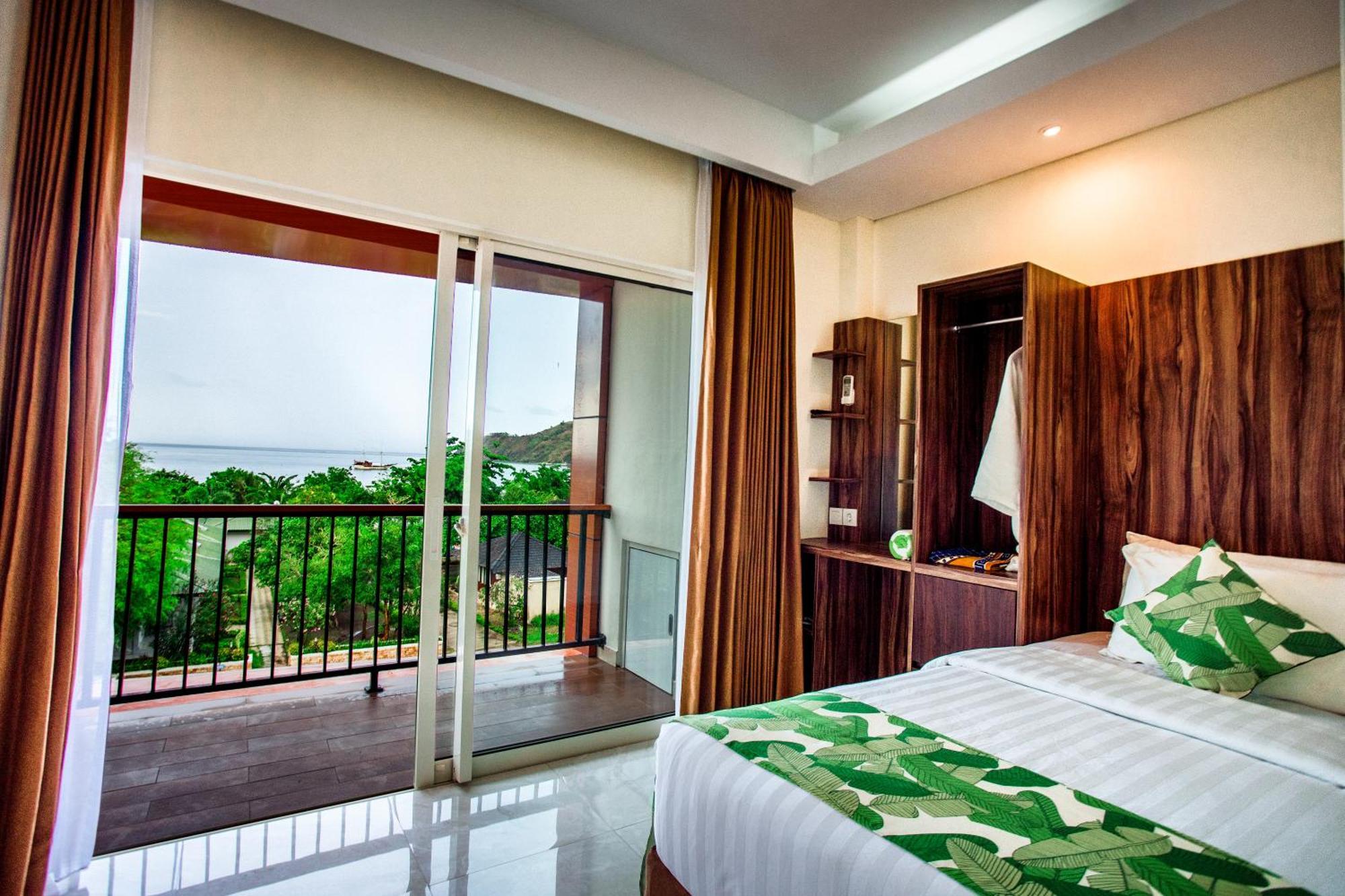 Sylvia Hotel & Resort Komodo Лабуан-Баджо Екстер'єр фото