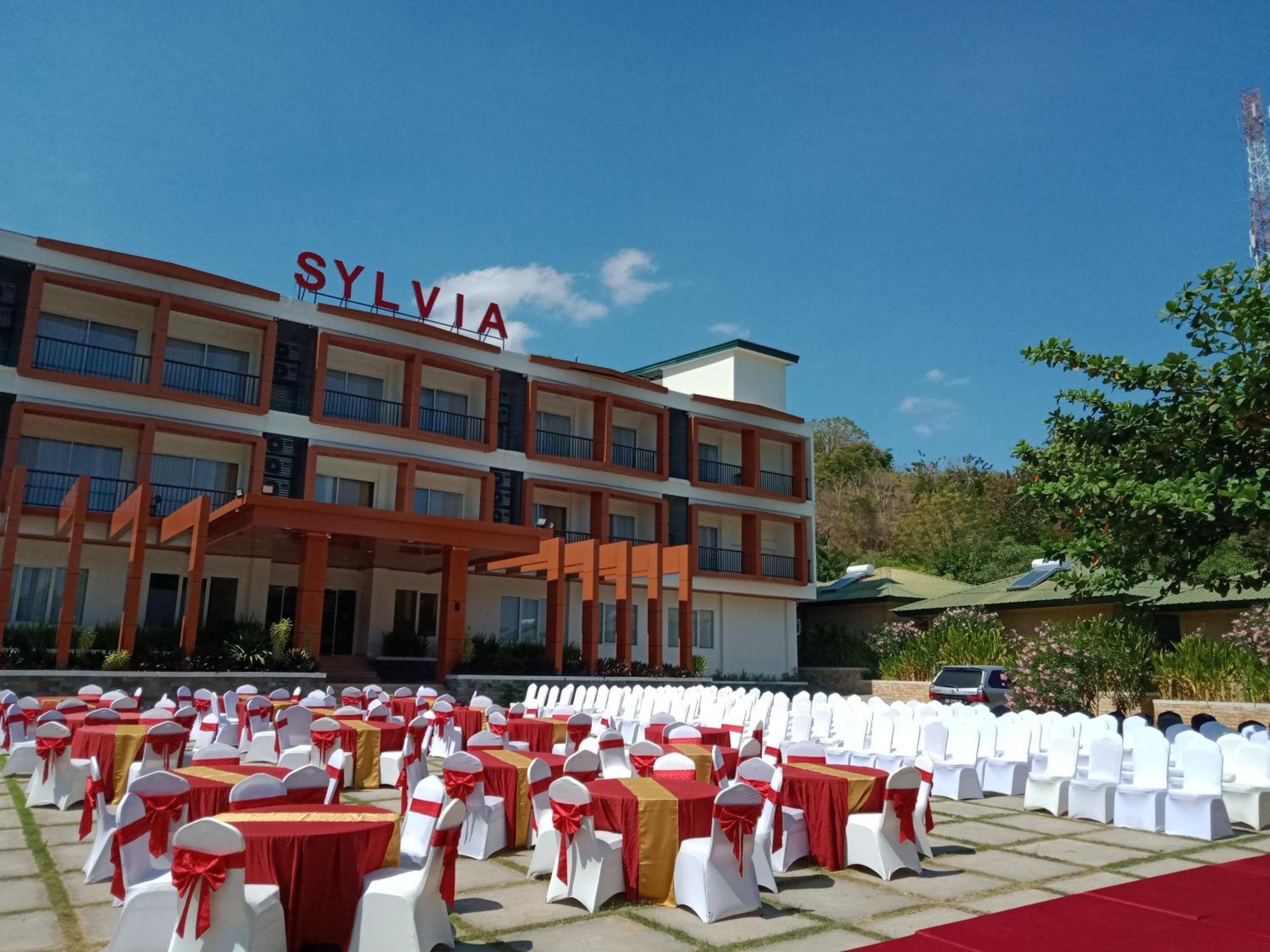 Sylvia Hotel & Resort Komodo Лабуан-Баджо Екстер'єр фото